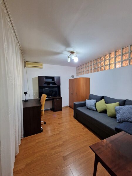 13 Septembrie- Sebastian Parc- Garsoniera